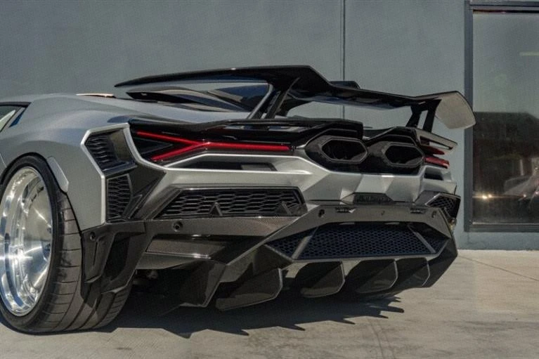 2024 Lamborghini Revuelto - Image 14 of 20