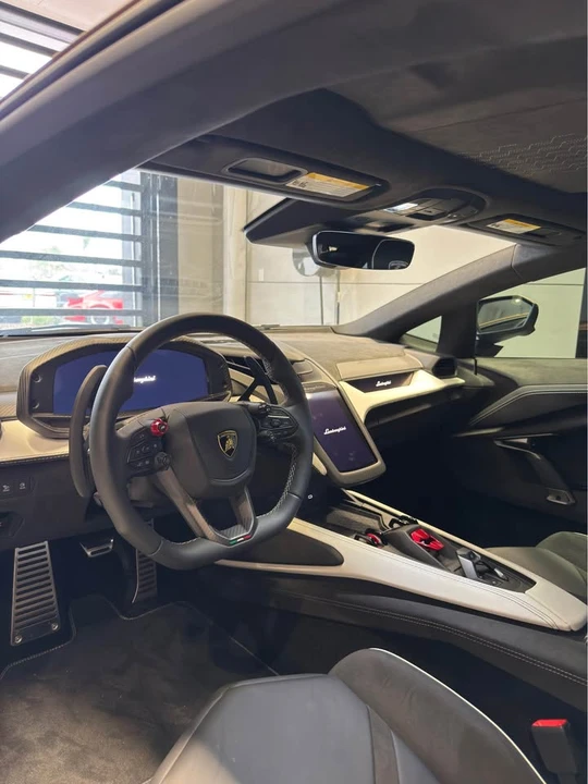 2024 Lamborghini Revuelto - Image 6 of 7