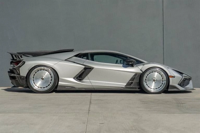 2024 Lamborghini Revuelto - Image 9 of 20