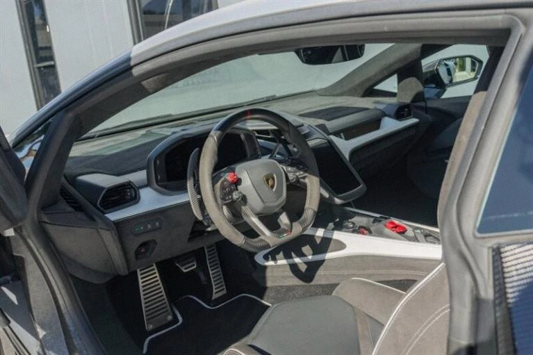 2024 Lamborghini Revuelto - Image 19 of 20