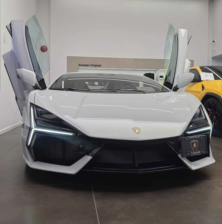 2024 Lamborghini Revuelto - Image 5 of 19