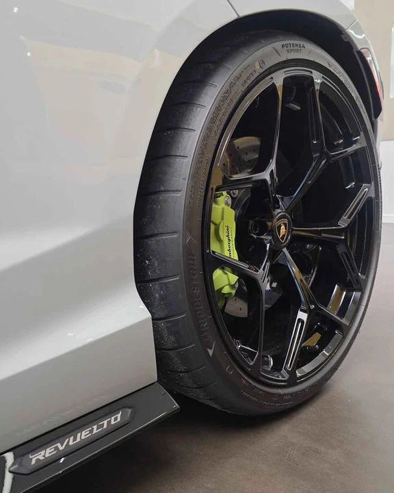 2024 Lamborghini Revuelto - Image 6 of 19