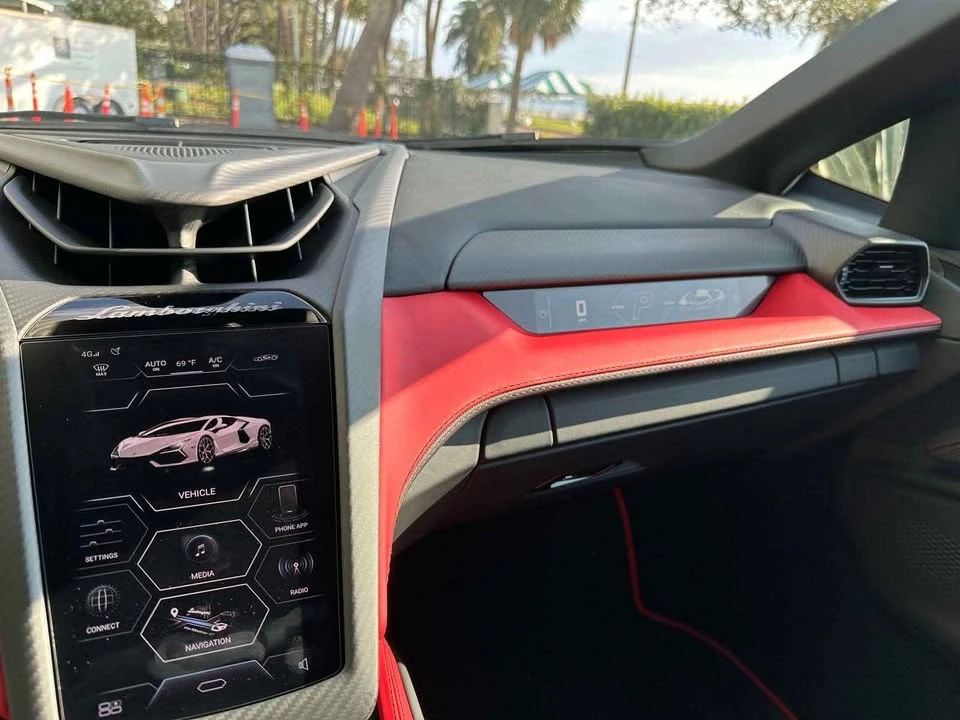 2024 Lamborghini Revuelto - Image 4 of 8
