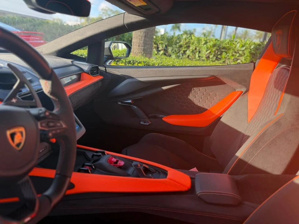 2024 Lamborghini Revuelto - Image 15 of 18