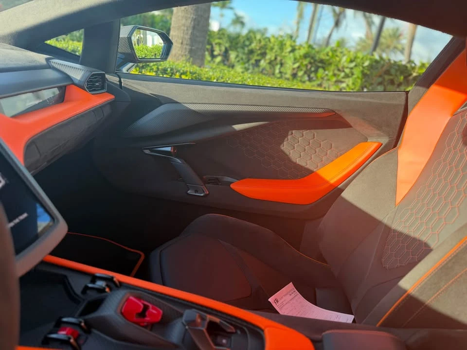 2024 Lamborghini Revuelto - Image 16 of 18
