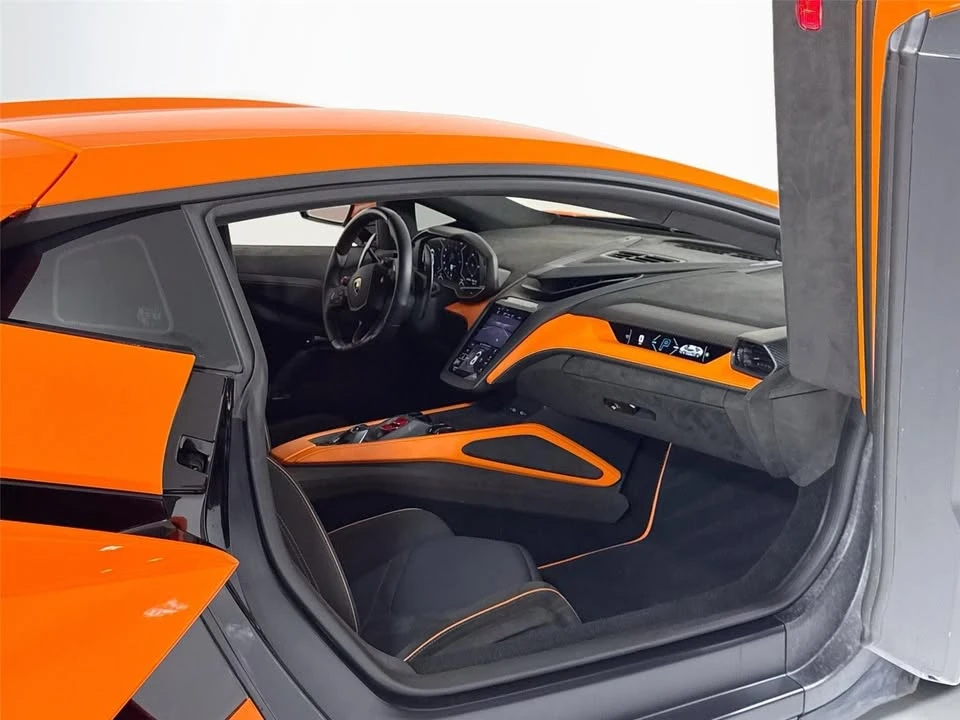2024 Lamborghini Revuelto - Image 8 of 11