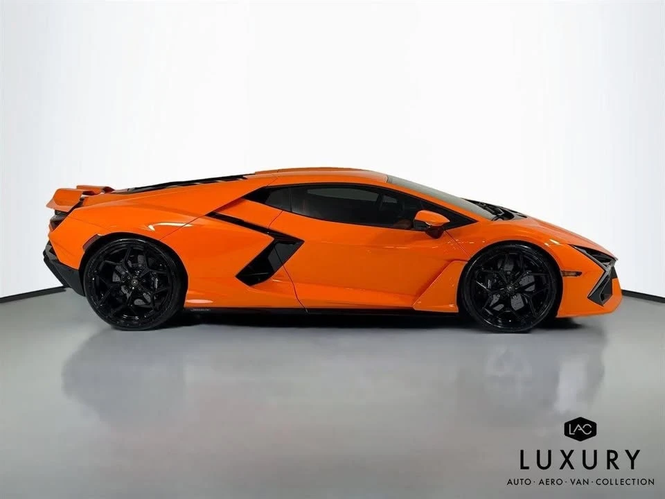 2024 Lamborghini Revuelto - Image 5 of 11