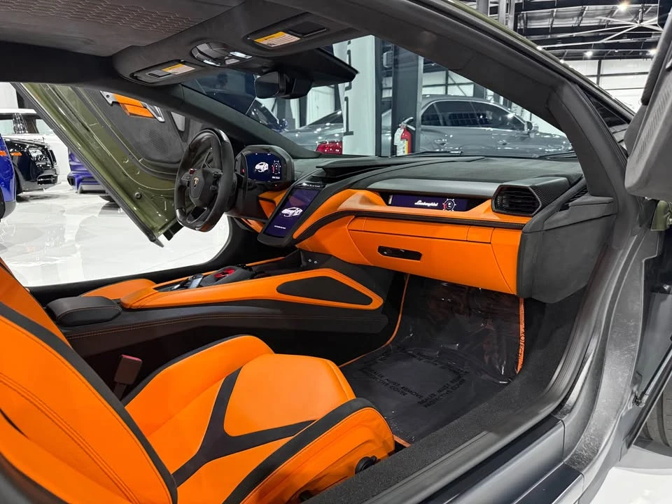 2024 Lamborghini Revuelto - Image 6 of 8