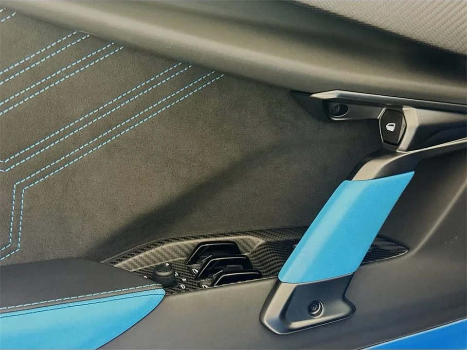 2024 Lamborghini Revuelto - Image 11 of 17