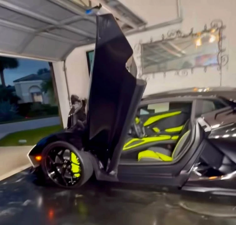 2024 Lamborghini Revuelto - Image 6 of 14