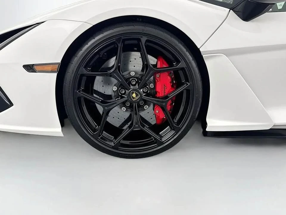 2024 Lamborghini Revuelto - Image 14 of 16