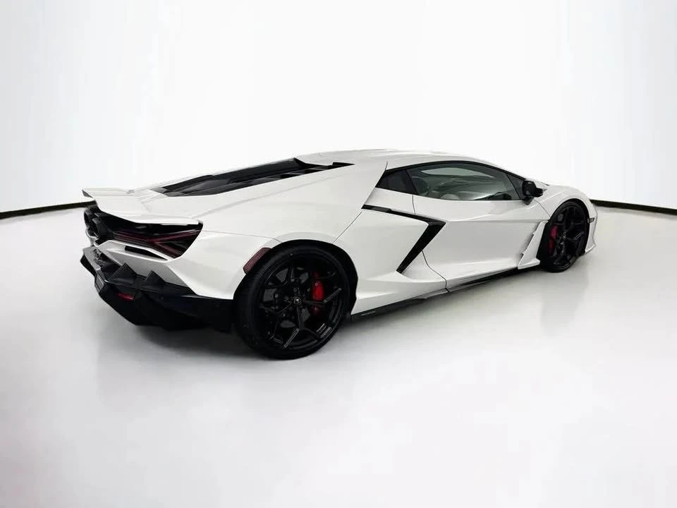 2024 Lamborghini Revuelto - Image 4 of 16