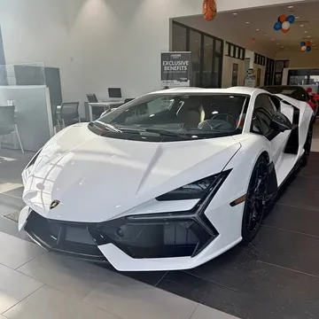 2024 Lamborghini Revuelto