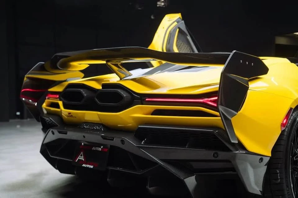 2024 Lamborghini Revuelto - Image 11 of 20