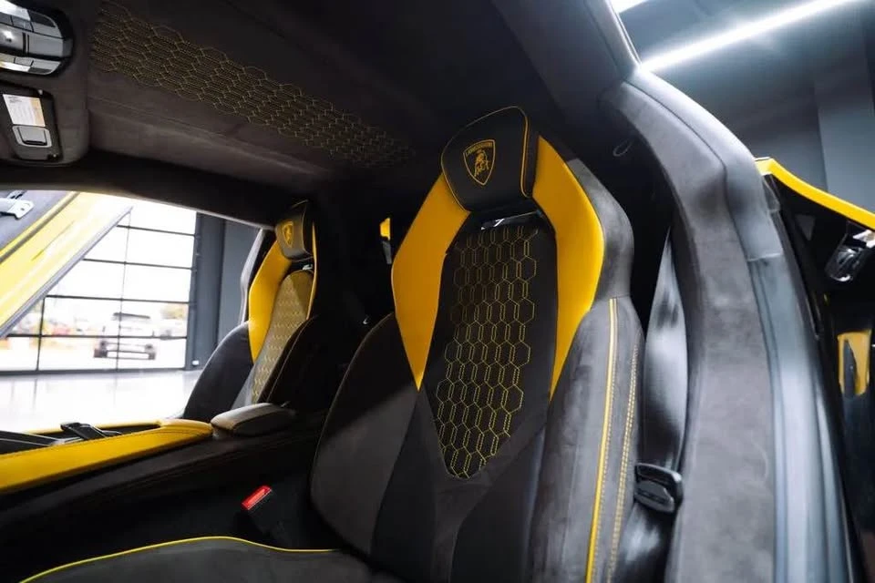 2024 Lamborghini Revuelto - Image 15 of 20