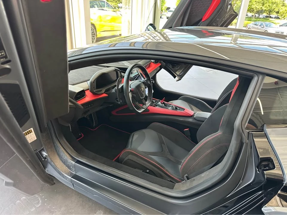 2024 Lamborghini Revuelto - Image 4 of 6