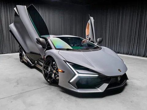 2024 Lamborghini revuelto