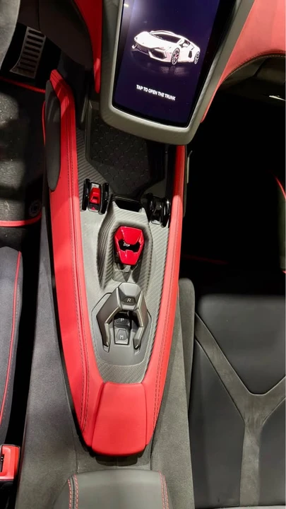 2024 Lamborghini Revuelto - Image 13 of 15