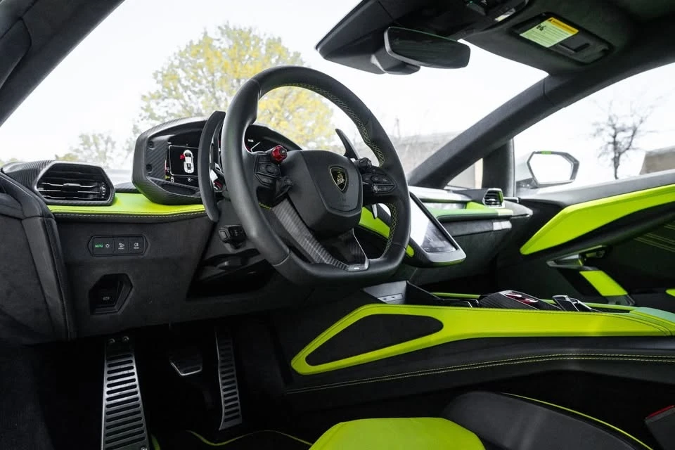 2024 Lamborghini Revuelto - Image 14 of 19