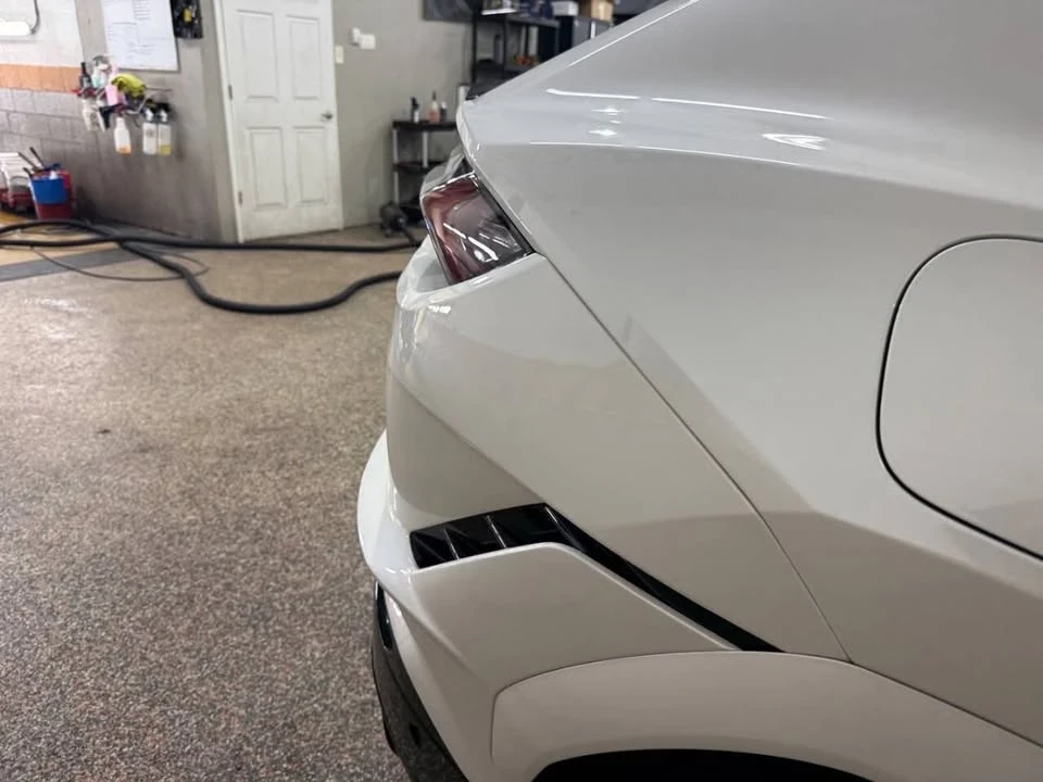 2024 Lamborghini Urus - Image 15 of 18