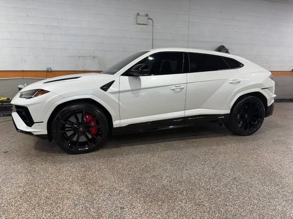 2024 Lamborghini Urus - Image 2 of 18