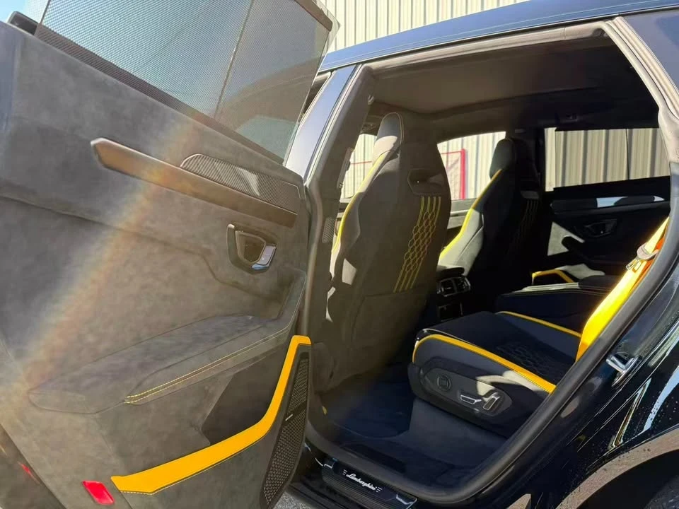 2024 Lamborghini Urus - Image 9 of 15