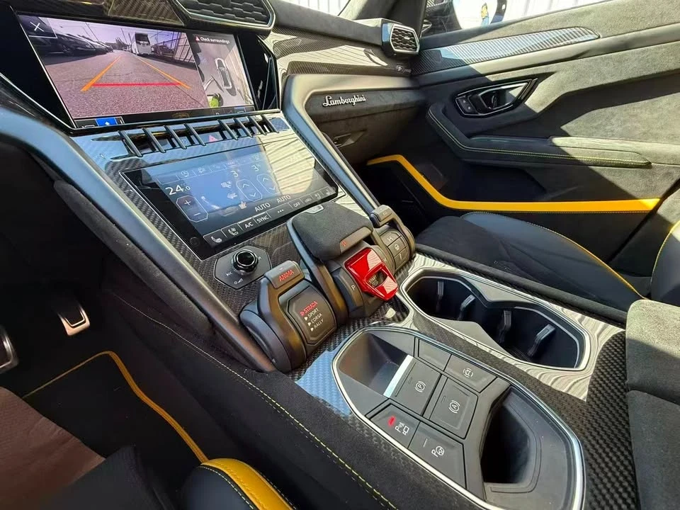 2024 Lamborghini Urus - Image 15 of 15