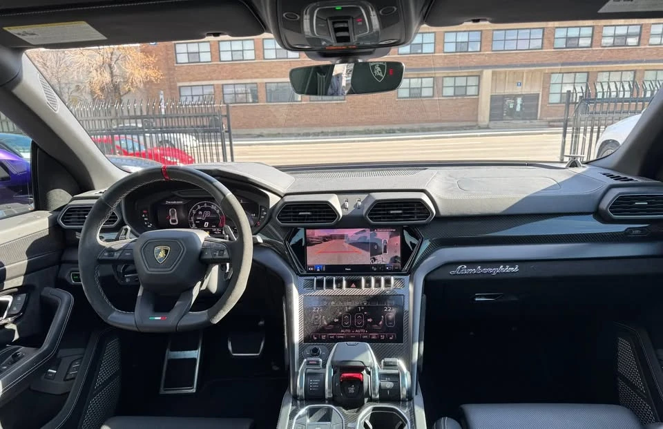 2024 Lamborghini Urus - Image 11 of 12