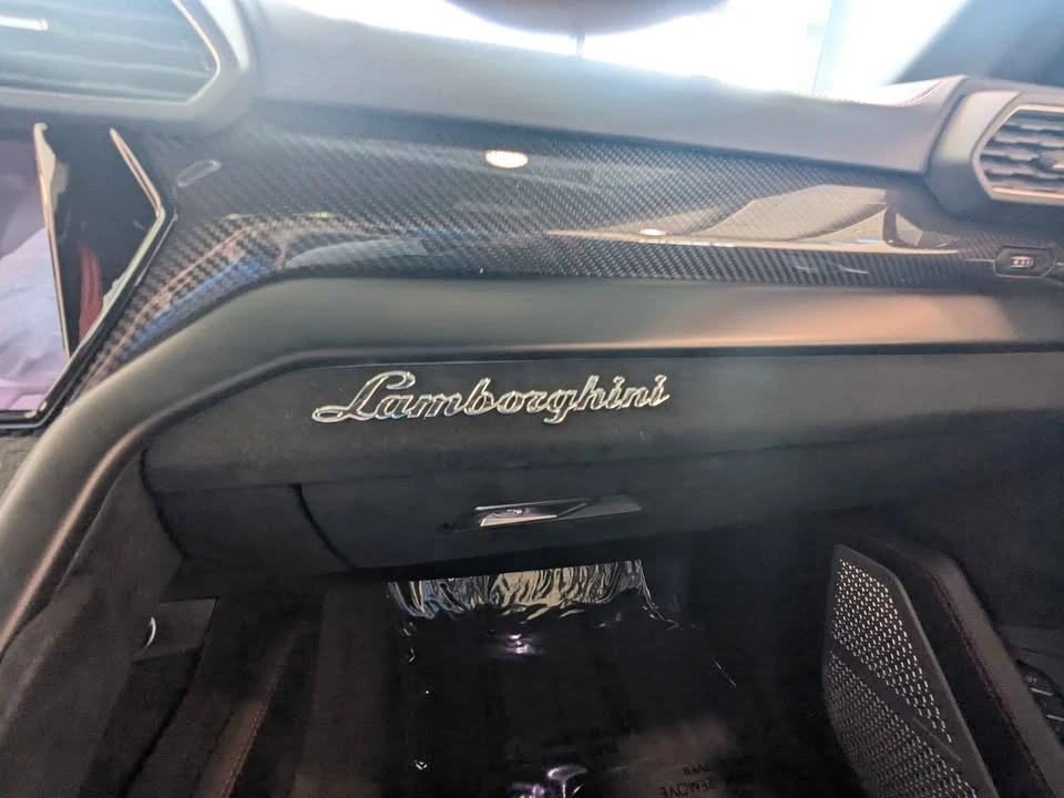 2024 Lamborghini Urus - Image 9 of 10