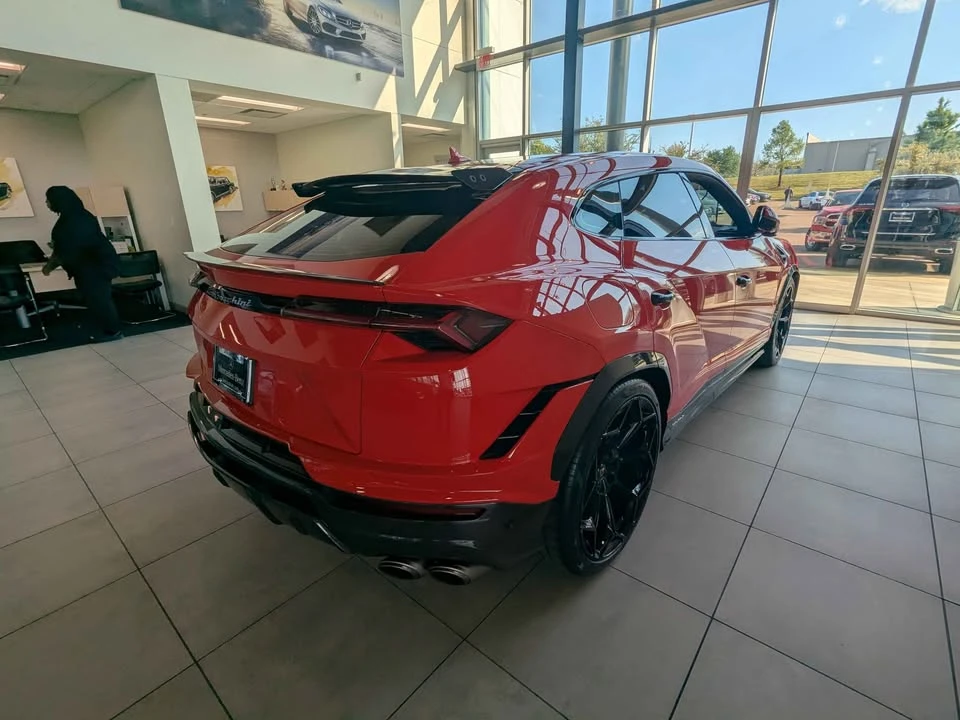 2024 Lamborghini Urus - Image 5 of 10