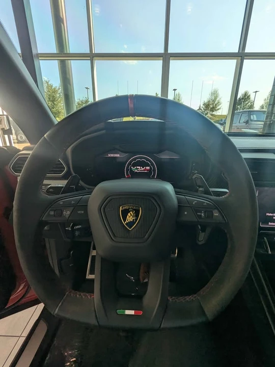 2024 Lamborghini Urus SE - Image 6 of 9