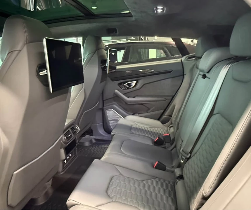 2024 Lamborghini Urus S - Image 7 of 8