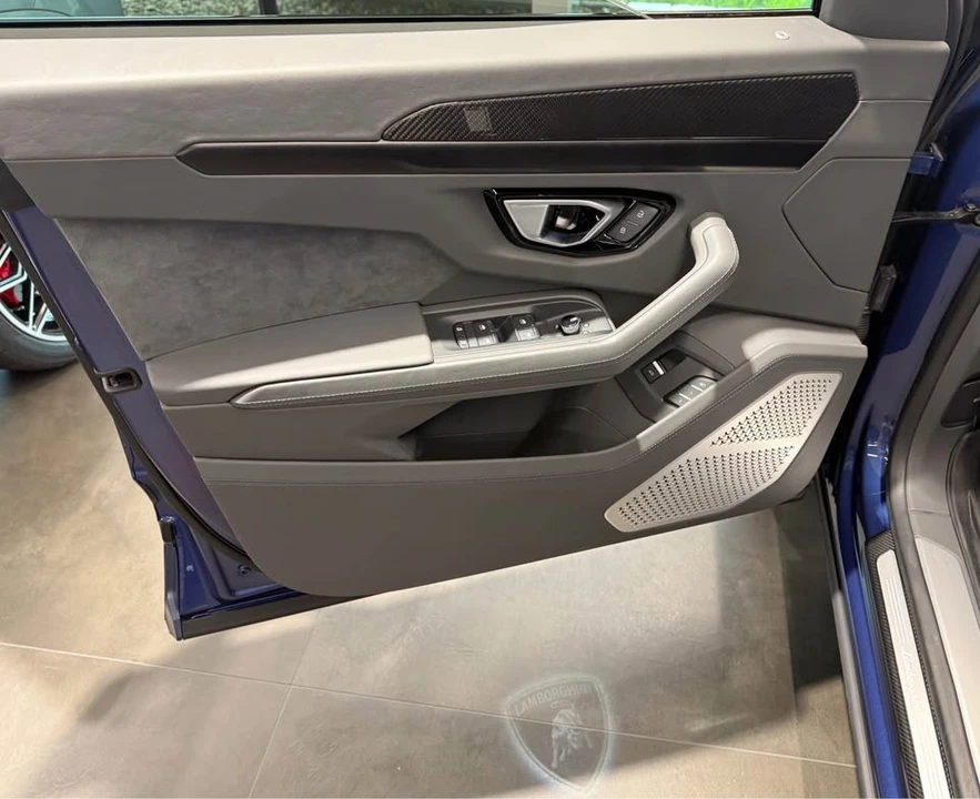 2024 Lamborghini Urus S - Image 8 of 8