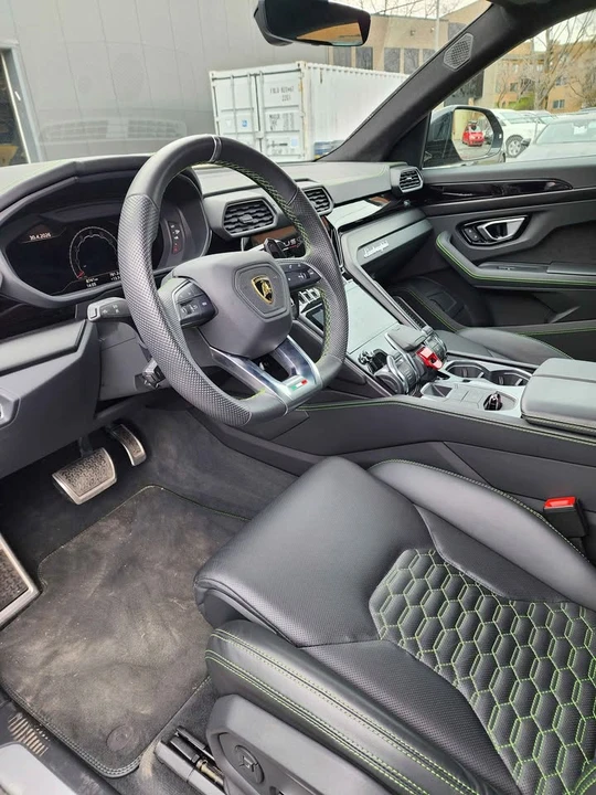 2024 Lamborghini Urus - Image 15 of 18