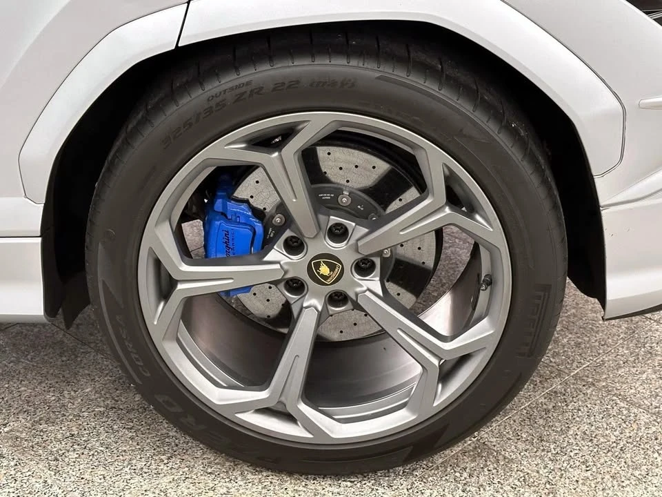 2024 Lamborghini Urus - Image 9 of 16