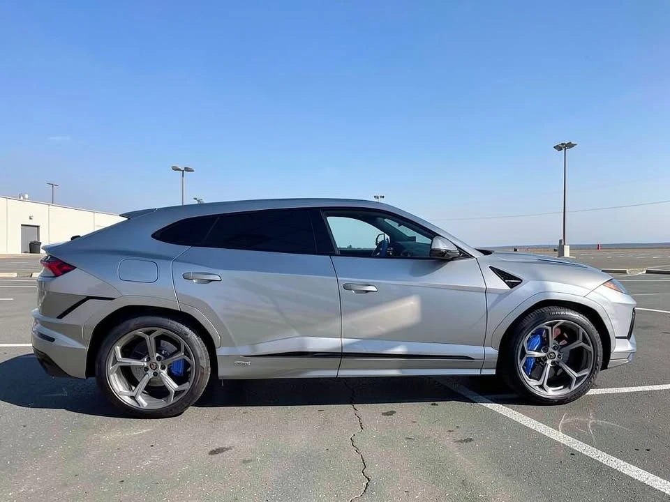 2024 Lamborghini Urus - Image 2 of 16