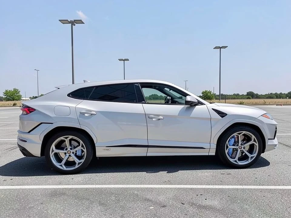 2024 Lamborghini Urus - Image 2 of 20