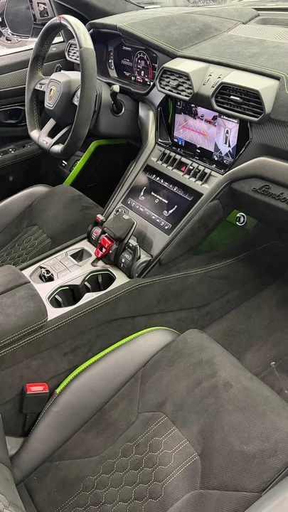 2024 Lamborghini Urus Performante - Image 12 of 18