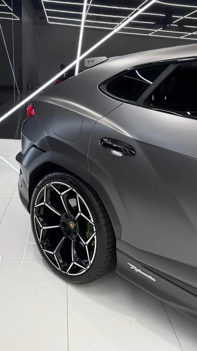 2024 Lamborghini Urus Performante - Image 18 of 18