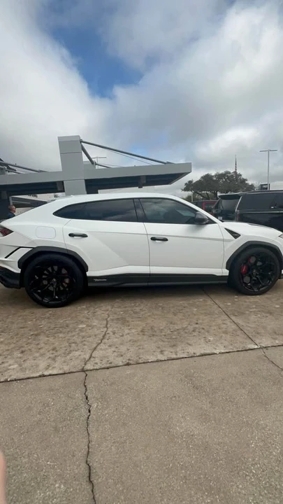 2024 Lamborghini Urus Performante - Image 14 of 19