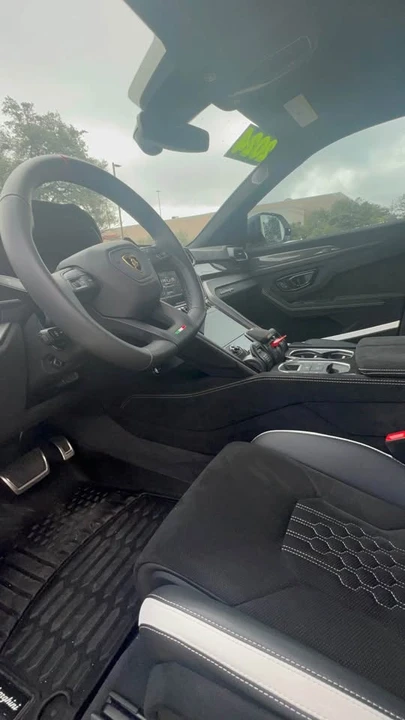 2024 Lamborghini Urus Performante - Image 4 of 19