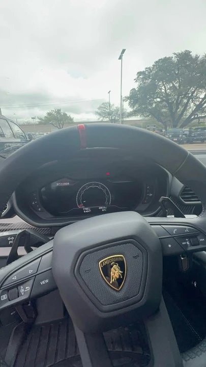 2024 Lamborghini Urus Performante - Image 5 of 19