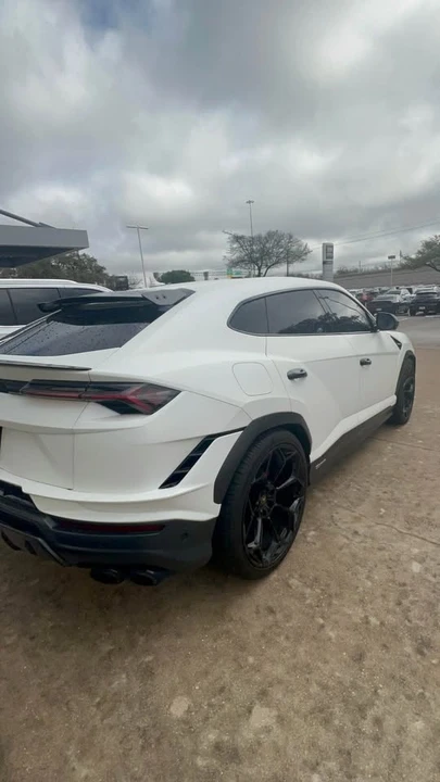 2024 Lamborghini Urus Performante - Image 13 of 19