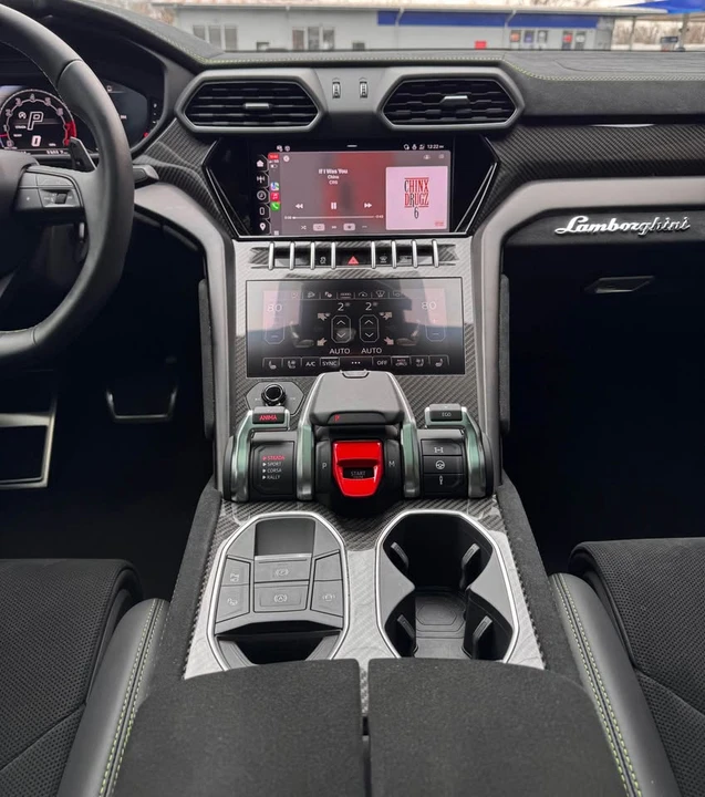 2024 Lamborghini Urus Performante - Image 16 of 19