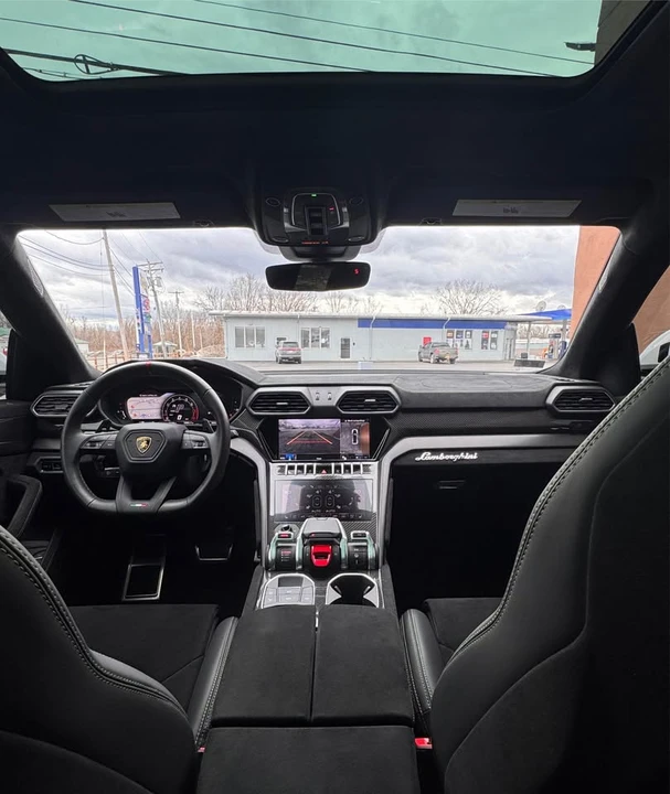 2024 Lamborghini Urus Performante - Image 13 of 19