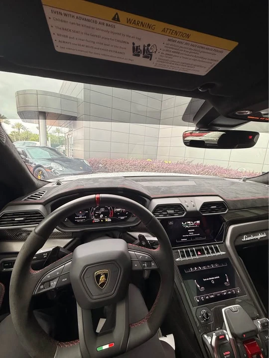 2024 Lamborghini Urus Performante - Image 14 of 15