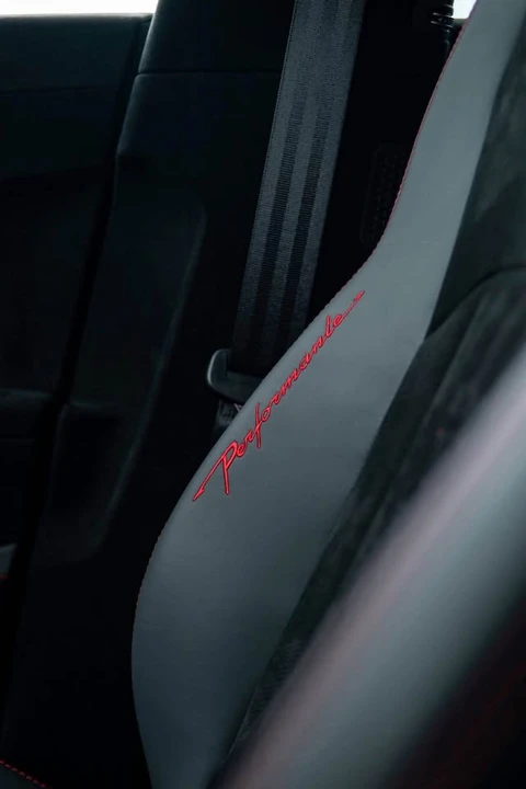 2024 Lamborghini Urus Performante - Image 5 of 10