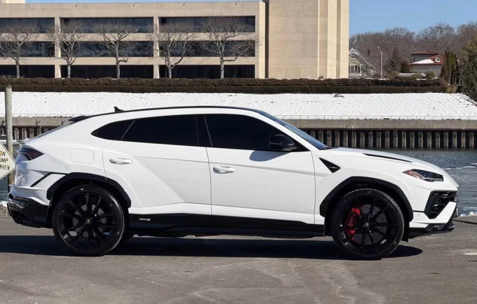 2024 Lamborghini Urus - Image 6 of 11