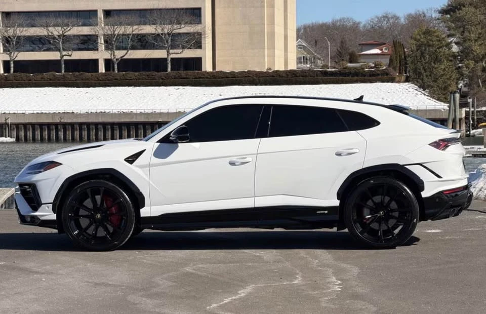 2024 Lamborghini Urus - Image 2 of 11