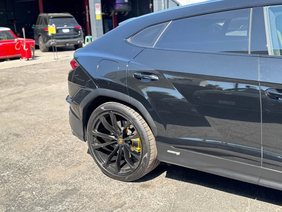 2024 Lamborghini Urus S - Image 2 of 18
